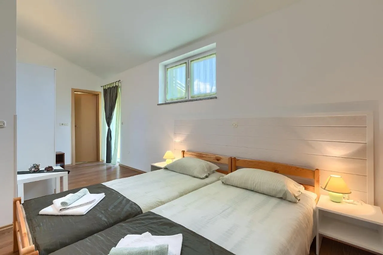 Guest House Mia Vinkuran 0*,  Croatia